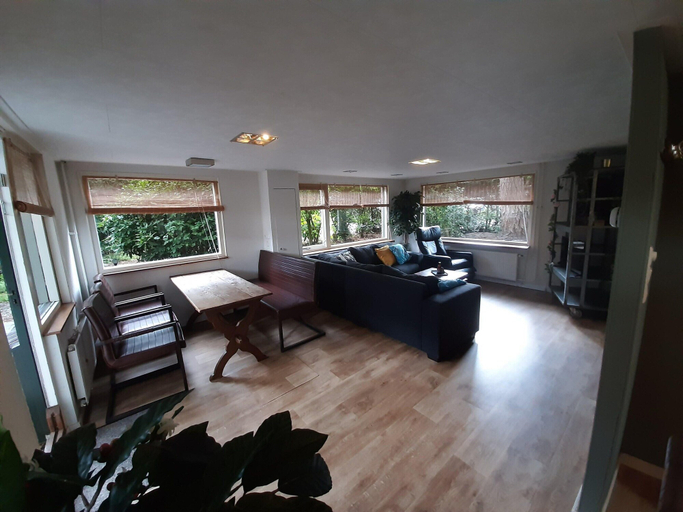 Living room 3, Holiday Home in Voorthuizen With Hot Tub, Barneveld