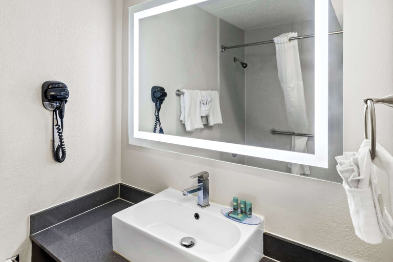 Bathroom 2