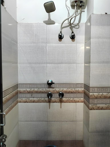 Bathroom 3, Hotel Anta Palace, Bharatpur