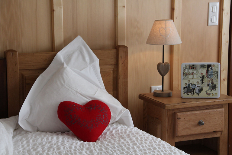 Bedroom 2, Les Gites La Cerisaie, Bas-Rhin