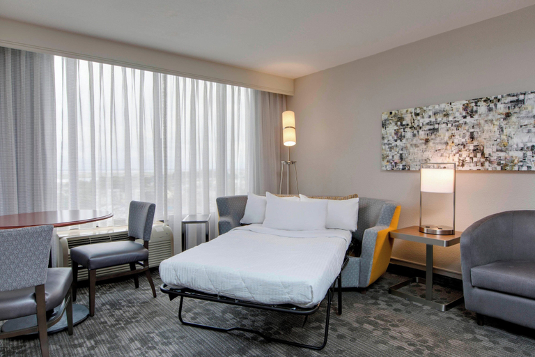 Bedroom 4, Courtyard by Marriott Boston Logan Airport, Boston