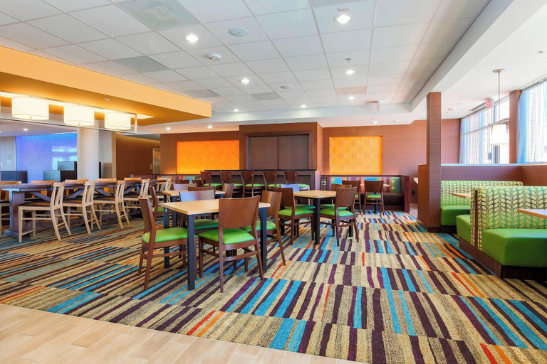Food & Drinks, Fairfield Inn & Suites Pleasanton, Atascosa