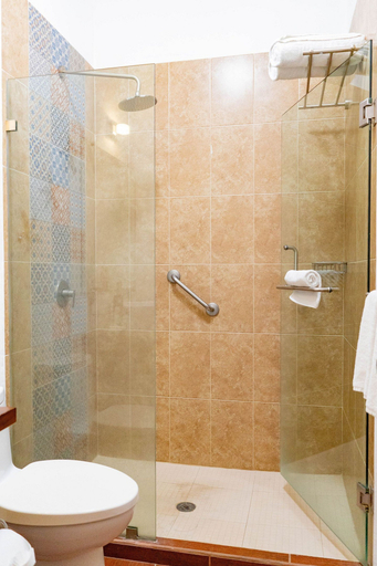 Bathroom 3, Refugio del Mar, Compostela