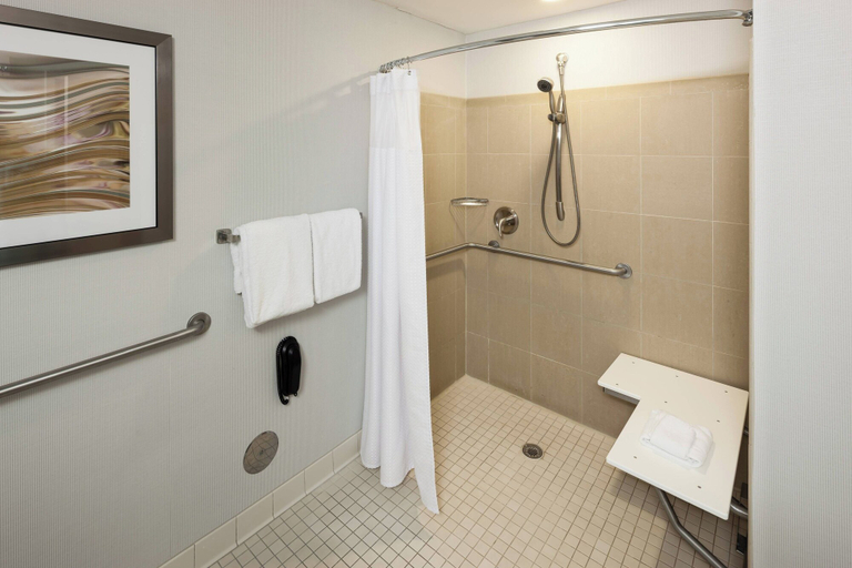 Bathroom 4, Courtyard by Marriott Miami at Dolphin Mall, Miami-Dade