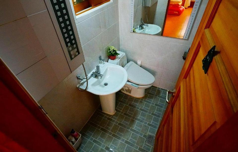 Bathroom 3, Full of Love Guesthouse, Jeonju
