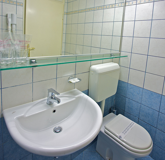 Bathroom 5, Arena Hotel Holiday, Medulin