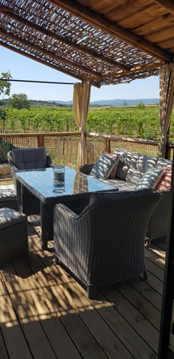 Facilities 4, Lodges dans les vignes Domaine Terre des Mages, Hérault