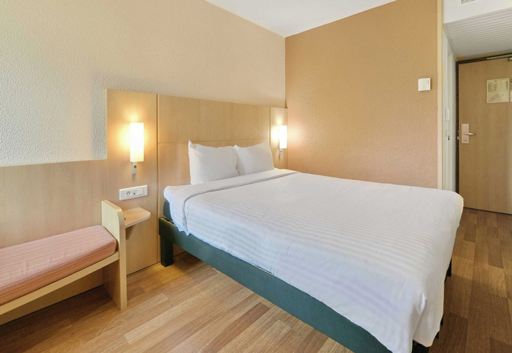 Bedroom 24