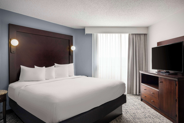Bedroom 3, Embassy Suites Hotel Birmingham, Jefferson