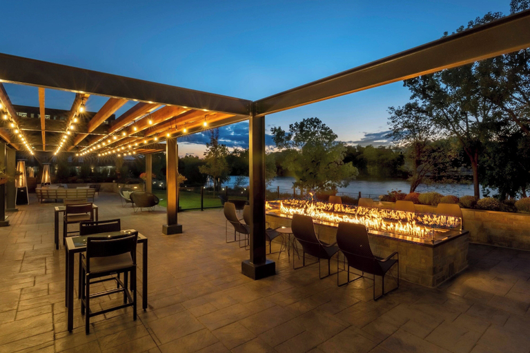 Food & Drinks 5, Courtyard by Marriott Appleton Riverfront, Outagamie