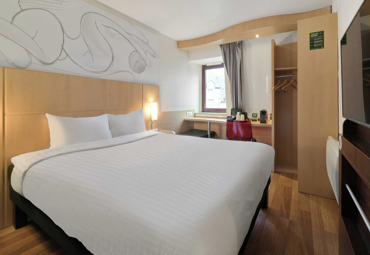 Bedroom 12