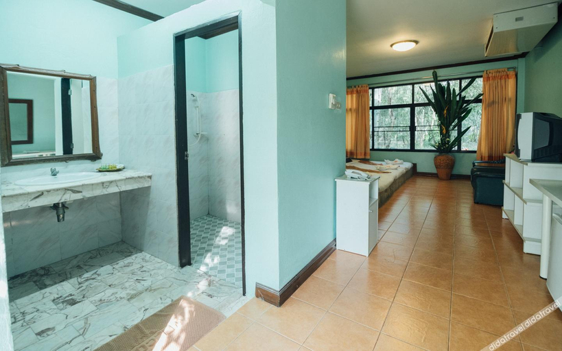 Bathroom 3, The Pine Resort, Sam Khok
