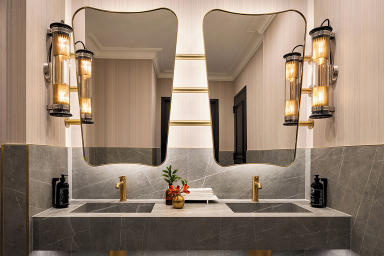 Bathroom 4, Eurostars The Chemists’ Club Hotel, New York