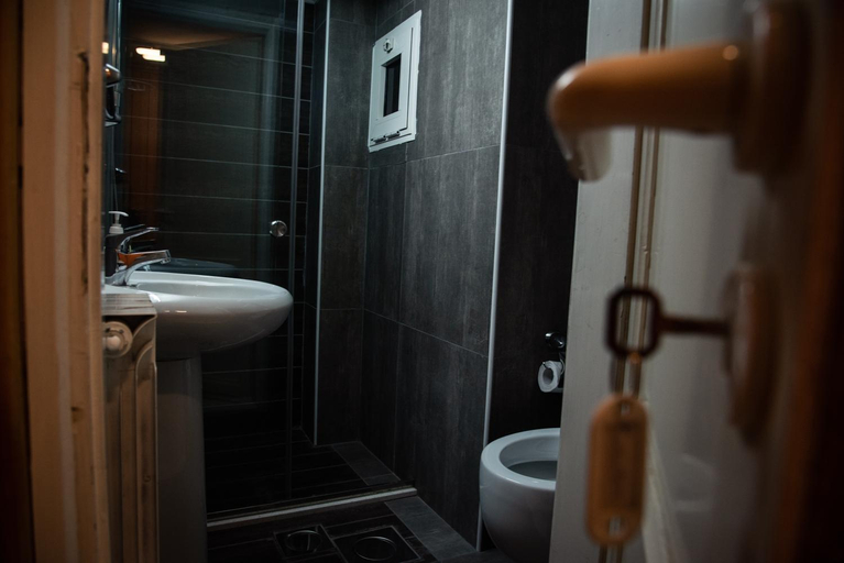 Bathroom, Saint Michel Chalets, Bcharre