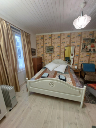 Bedroom 14