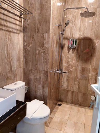 Bathroom 4