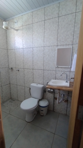 Bathroom, Pousada Doce Verde, Nobres