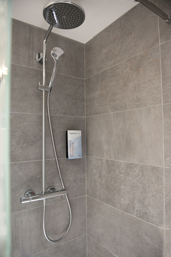 Bathroom 4, Campanile Limoges Centre - Gare, Haute-Vienne