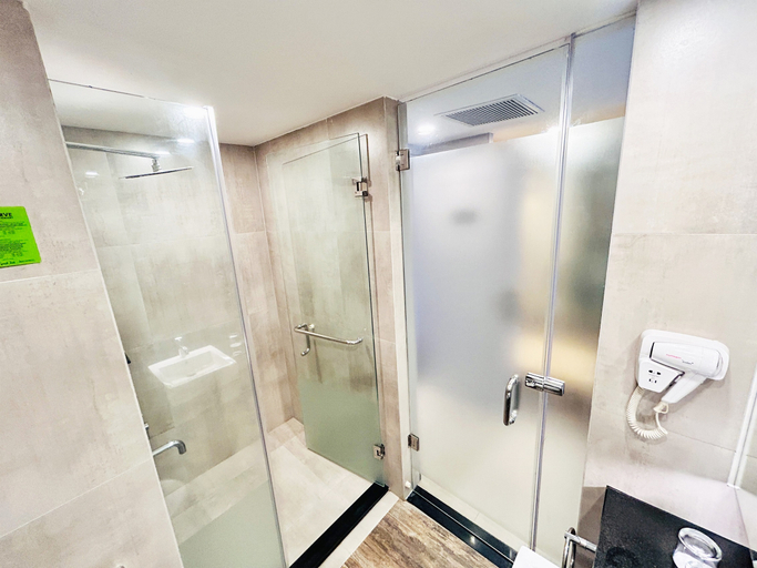 Grand Zuri BSD City - Bathroom