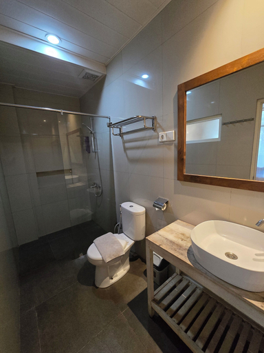 Bathroom 3