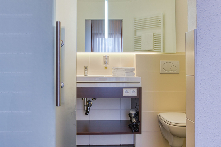 Bathroom 5, Sautter Hotel Stuttgart City, Stuttgart
