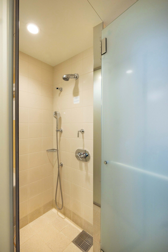 Bathroom 14
