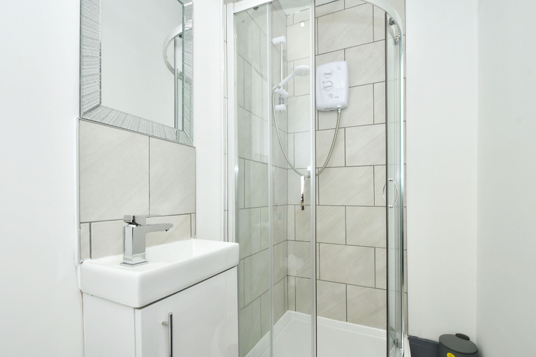 Bathroom 2, Townhouse @ Bedford Street Crewe, Cheshire East