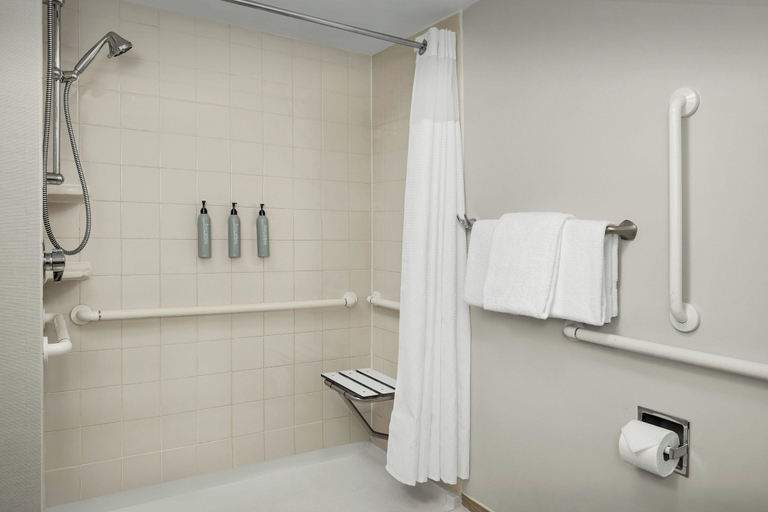 Bathroom 4, Courtyard by Marriott Virginia Beach Oceanfront/North 37th Street, Virginia Beach