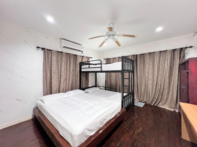 Bedroom 6