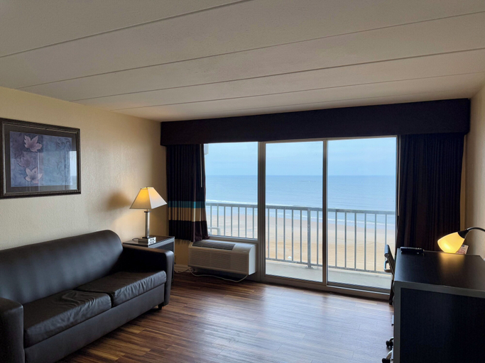 Others 5, Aquarius Hotel, Virginia Beach