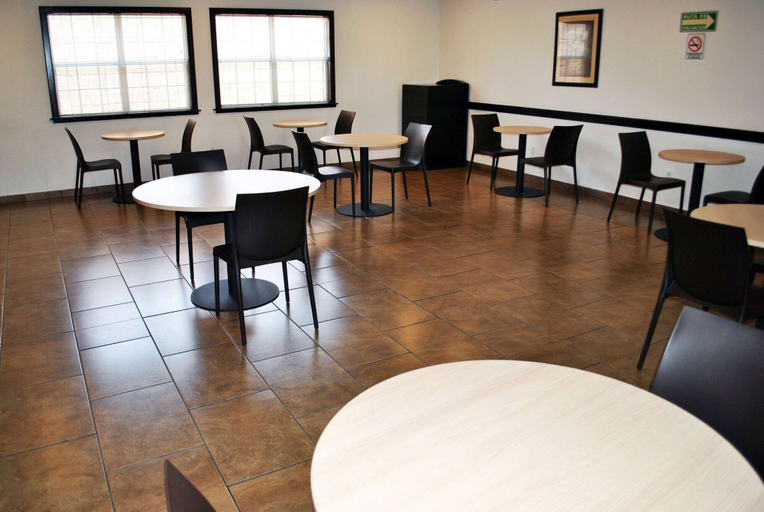 Food & Drinks 4, Microtel Inn & Suites by Wyndham Toluca, Toluca