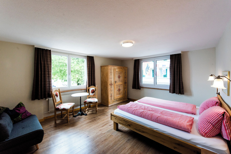 Bedroom, Hotel Brienzerburli, Interlaken