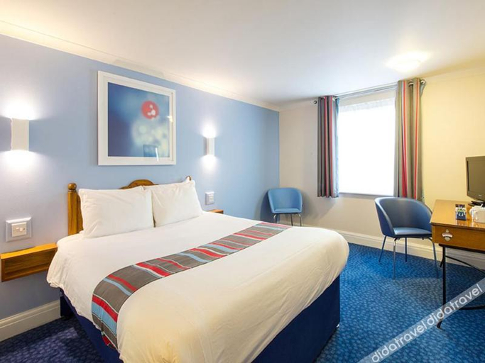 Bedroom 5, Travelodge Pembroke Dock, Pembrokeshire