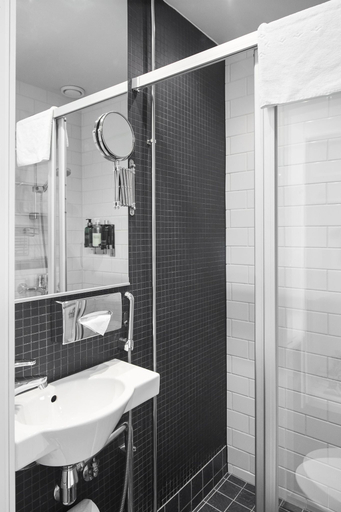 Bathroom 5, Hotel Helka, Uusimaa