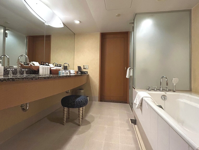Bathroom 7