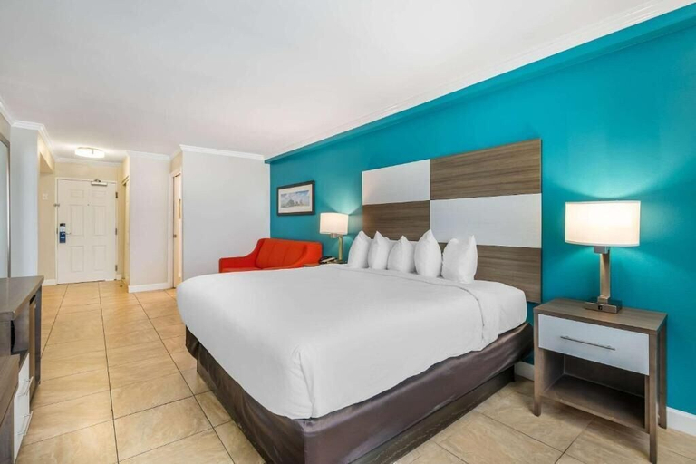 Bedroom 3, Comfort Inn & Suites Daytona Beach Oceanfront, Volusia