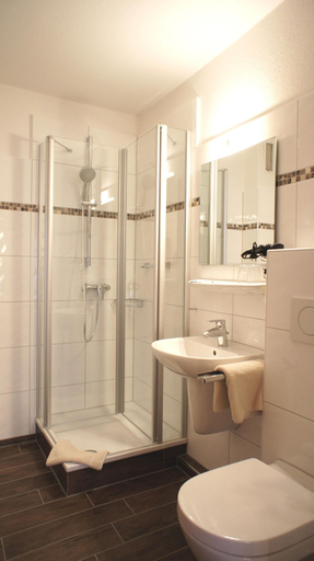 Bathroom 3, Landhuus Dieksee, Ostholstein