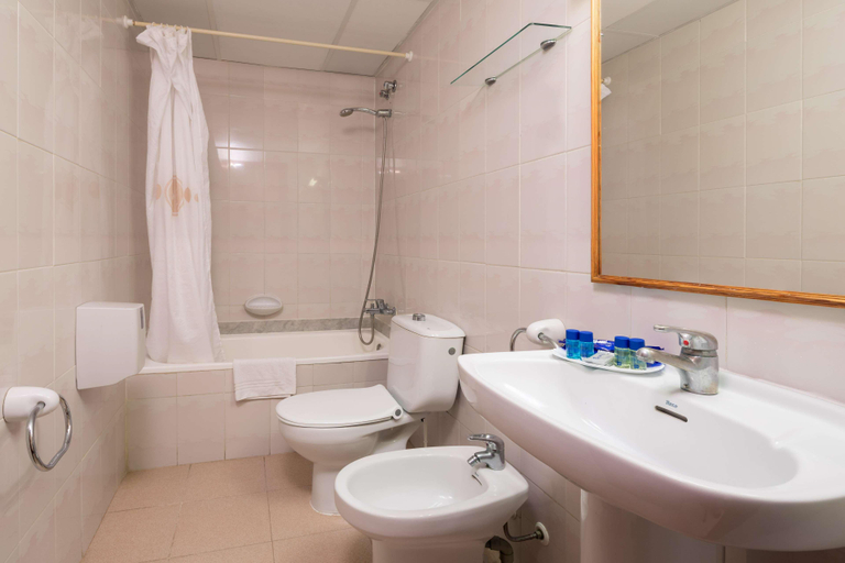 Bathroom, htop Summer Sun, Barcelona