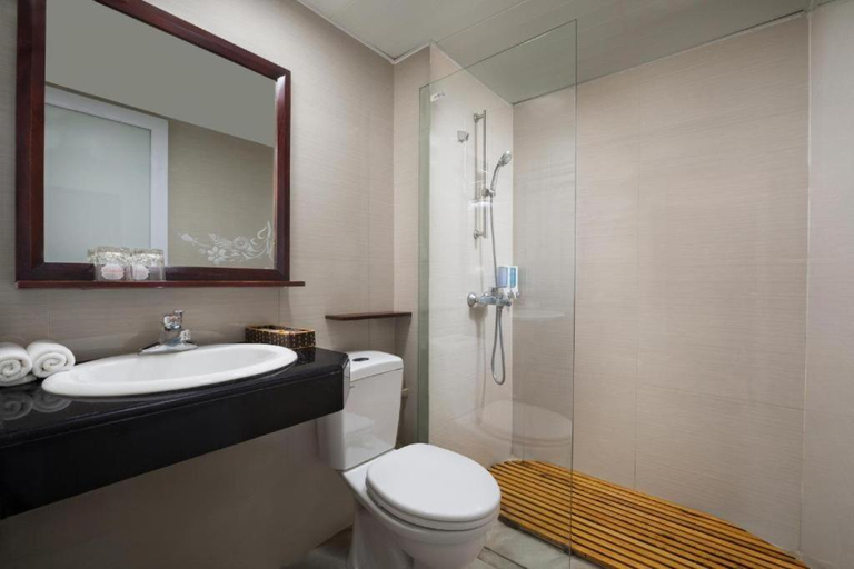 Bathroom 5, Saparis Station Hostel & Travel, Sa Pa