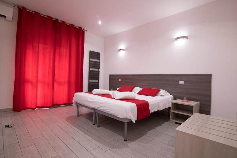 Bedroom 4, La Maison De Monet, Brindisi