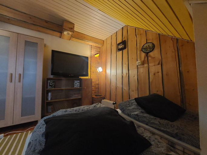 Bedroom 13