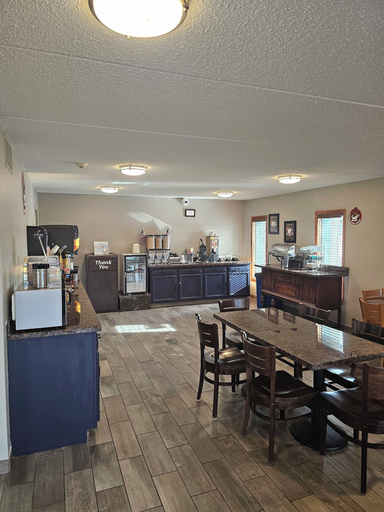 Food & Drinks 5, AmericInn by Wyndham Baxter Brainerd, Crow Wing