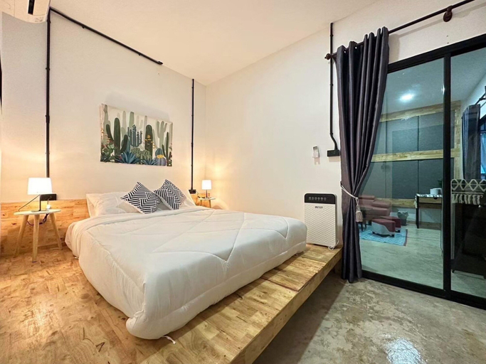 Bedroom 2, Penguin Villa Resort & Bistro, Muang Ratchaburi