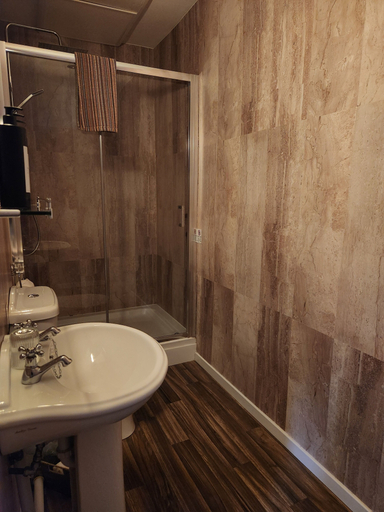 Bathroom 3, Mulgrave Country Cottage, North Yorkshire