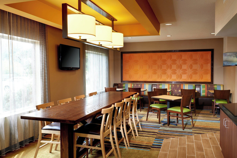Food & Drinks 3, Fairfield Inn By Marriott Port Huron, Saint Clair