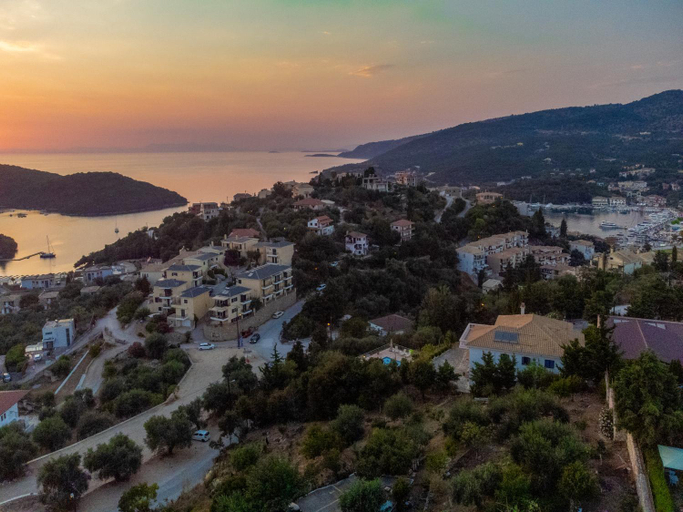 Others 5, The Dandy Horizon, Epirus