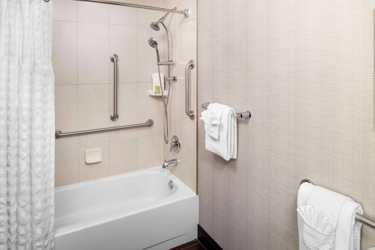 Bathroom 5, Wyndham Garden Westlake, Cuyahoga