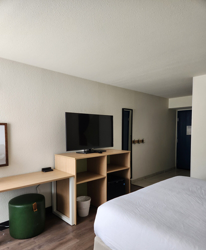 Bedroom 3, Spark by Hilton Wichita East, Sedgwick
