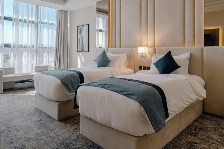 Bedroom 3, Swiss International Taif Hotel, Taif