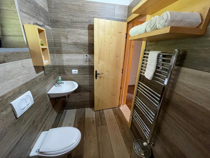 Bathroom 2, Baresha Agroturizem, Malësi e Madhe
